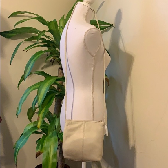 Stone Mountain Crossbody Cargo bag - Picture 2 of 4